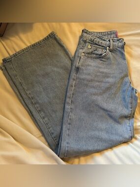 Edikted Light Blue Straight Leg Women's Jeans